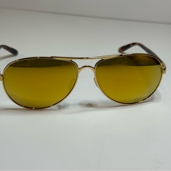 Oakley Feedback Gold Mirrored Polarized Aviator Sunglasses with Case - Picture 1 of 9
